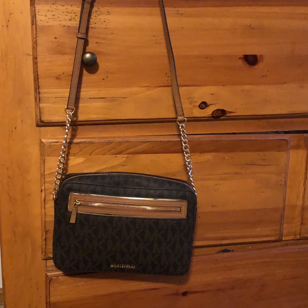 Authentic Michael Kors crossbody